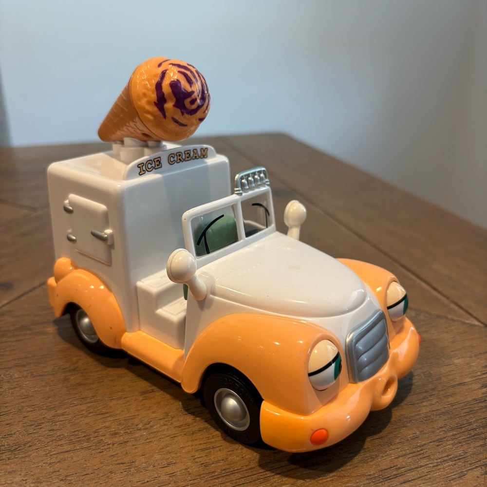 Vintage Summer Scoop 2003 Chevron Cars Ice Cream Truck #34 white & orange - Picture 2 of 7